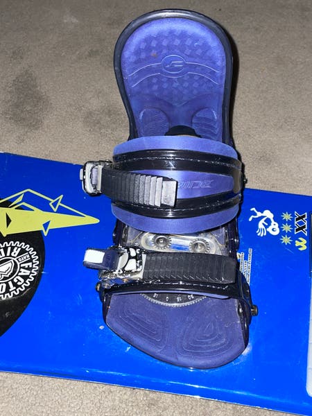 Mens Maxx snowboard 123cm (Used) | SidelineSwap | Buy and Sell on