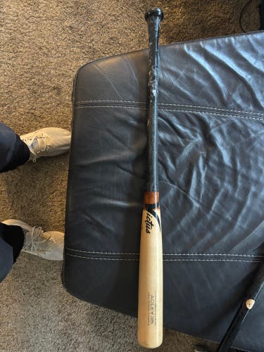 2024 Victus Adley Rutschman Pro Reserve Maple BBCOR Certified Bat 30 oz 33" (Used)