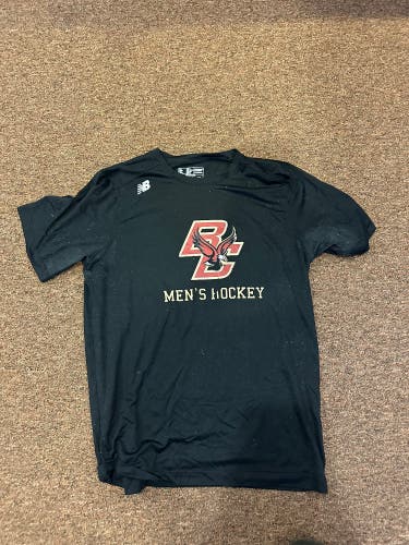 Black Large Boston College Hockey New Balance Shirt (Used)