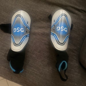 Unisex XL DSG Shin Guards (Used)