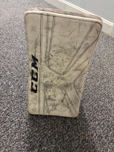 CCM Revolution 577 Regular (Used)