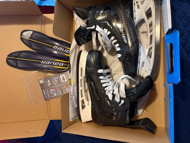 Bauer Supreme Mach Hockey Skates Regular Width 9 (Used)
