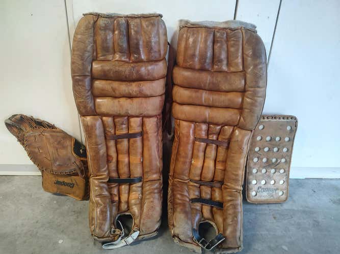 33" Vintage Cooper Goalie Full Set (Used)
