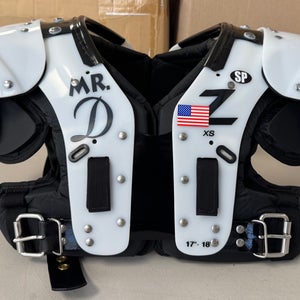 XS Adult Douglas Shoulder Pads (New) - DOUGLAS	SP MR. DZ-XS