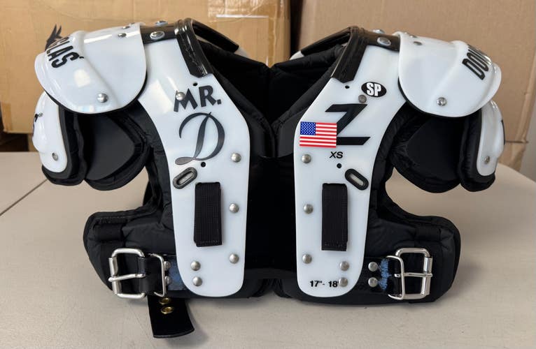 XS Adult Douglas Shoulder Pads (New) - DOUGLAS	SP MR. DZ-XS