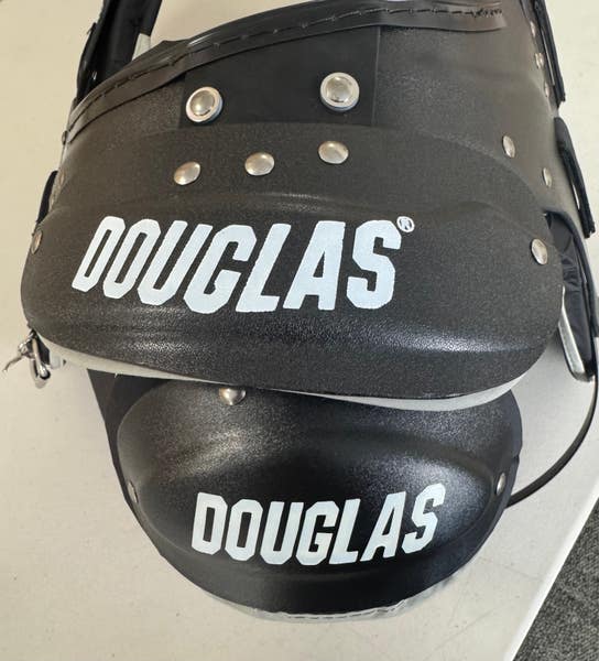 Medium Adult Douglas Shoulder Pads (New) - DOUGLAS D2 Q22-M