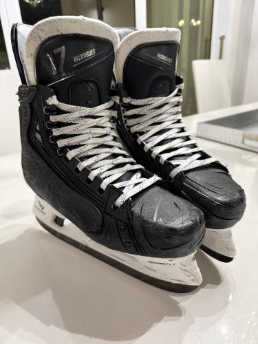 Evan Rodrigues - Bauer Vapor Hyperlite 2 Hockey Skates Pro Stock 7.25 - Florida Panthers (Game Used)