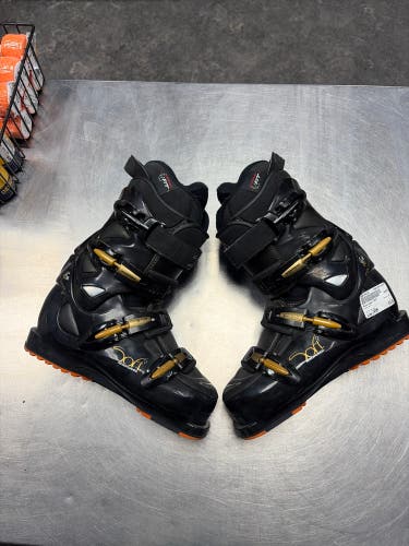 Mondo 24 & 24.5 Rossignol Soft Cockpit Ski Boots (Used)