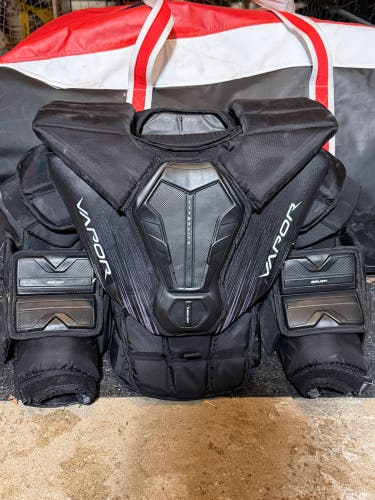 Medium Bauer Vapor Hyperlite 2 Goalie Chest Protector Pro Stock (Used)
