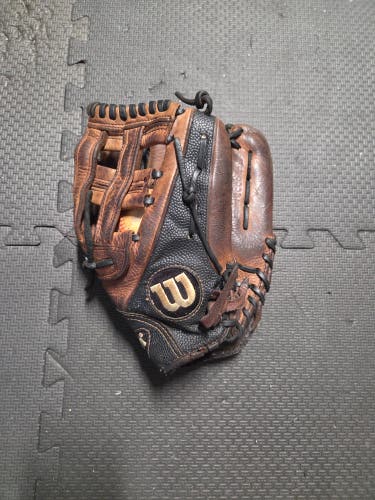 Infield RH Wilson A1000 Baseball Glove 11.5" (Used)