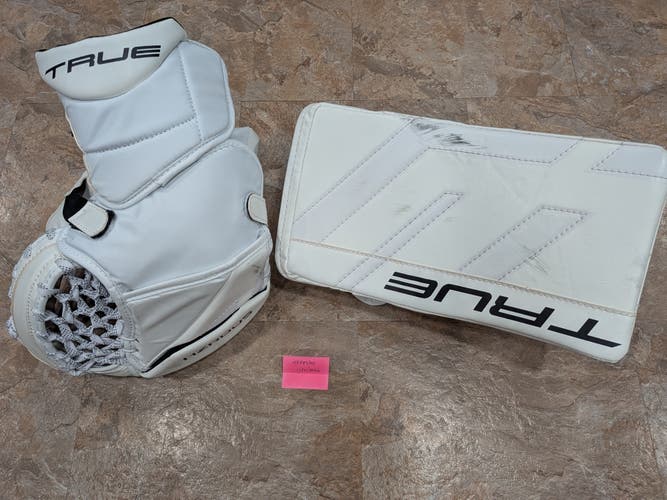 True HZRDUS Junior Glove and Blocker Set Regular (only used for a few hours)