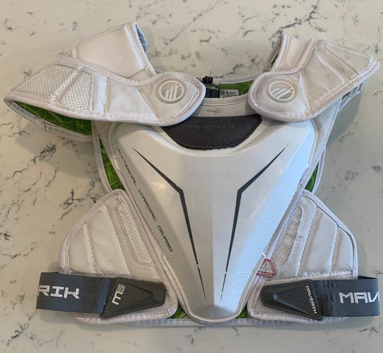Medium Adult Maverik M6 Shoulder Pads (Used)
