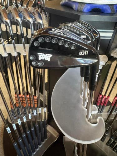 PXG 0311 RH Regular Flex 6-AW Iron Set New Grips