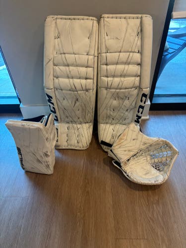33" CCM Extreme Flex III Regular Goalie Full Set (Used)