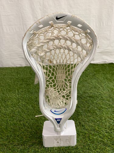 White Nike Lakota Strung Head (Used)