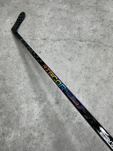 65 Flex P28 Senior CCM RibCor Trigger 9 Pro Right Hand Hockey Stick Pro Stock (New)