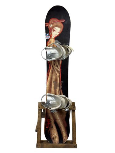 142cm Third Drawer Van-yu Snowboard w/ Union Bindings