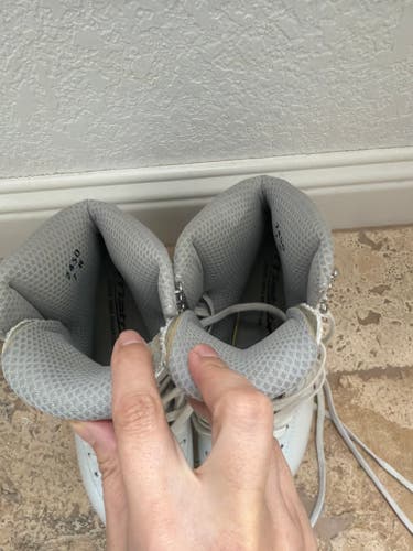 Jackson Ultima Debut Figure Skates B Adult 7 (Used)