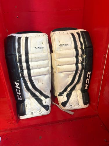 20" CCM Extreme Flex 400 Goalie Leg Pads (Used)