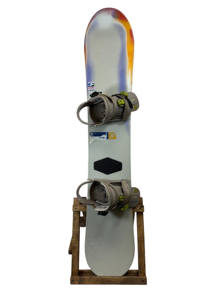 147cm Burton Clash Snowboard w/ Burton Freestyle Bindings