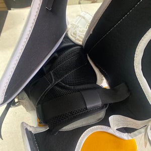 CCM Extreme Flex 5.9 Regular (New)