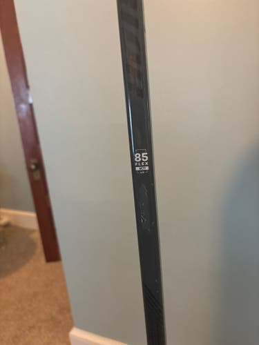 Senior Warrior Alpha LX2 Pro Right Handed Hockey Stick Mid Pattern 85 Flex Pro Stock (Used)