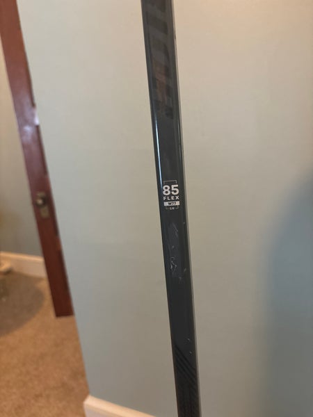 Senior Warrior Alpha LX2 Pro Right Handed Hockey Stick Mid Pattern 85 Flex Pro Stock (Used)