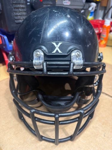 USED XENITH X2E+ YOUTH FOOTBALL HELMET - LARGE - BLACK
