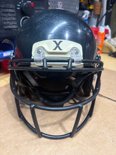 USED XENITH X2E+ YOUTH FOOTBALL HELMET - LARGE - BLACK