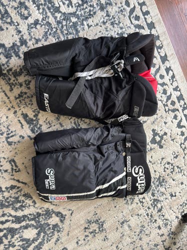Junior Medium Easton Mako M3 Hockey Pants (Used)