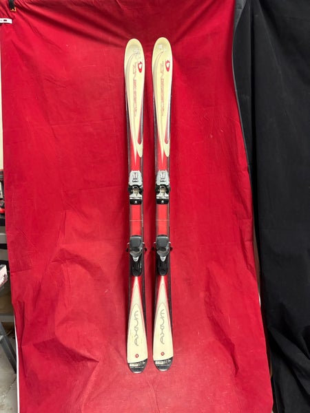 Skis: Rossignol 160 cm All Mountain Skis (Used)