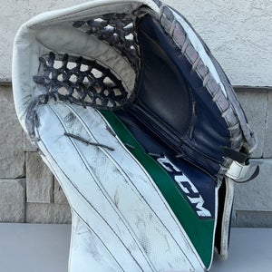 Thomas Milic Thunderbirds CCM EFlex 5 Glove Pro Stock (Used) 73425