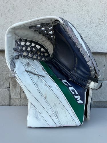 Thomas Milic Thunderbirds CCM EFlex 5 Glove Pro Stock (Used) 73425