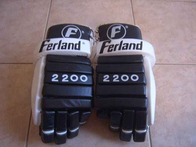 Excellent Condition Ferland 2200 Black/White Leather Hockey Gloves Flyers/Bruins