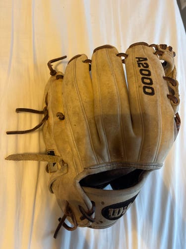2022 Wilson A2000 Infield Baseball Glove 11.5" (Used)