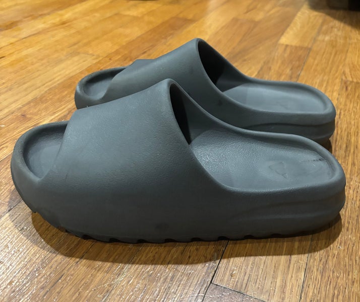 Gray Unisex Size M 9.0 (W 10.0) Adult Adidas Yeezy Slide Shoes (Used)