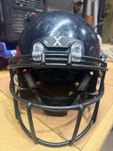 USED XENITH X2E+ YOUTH FOOTBALL HELMET - LARGE - BLACK