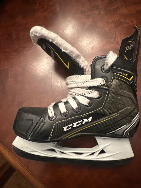 CCM Super Tacks AS1 Hockey Skates Regular Width 12.5 (Used)