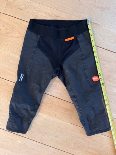 Black 140 Junior Kids Unisex POC ski cut resistant base layer 3/4 tights (Used) Resistance Layer