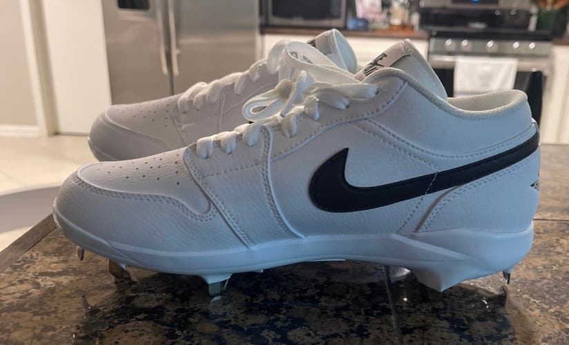 White Men's Size M 9.0 (W 10.0) Adult Air Jordan Metal Cleats (New)