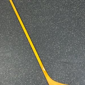 Youth Left Hand P28 20 Flex Pro Stock (New) Goldout Stick Item#CCG20