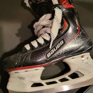Bauer Vapor 3X Pro Hockey Skates Regular Width Size 1.5 (Used)