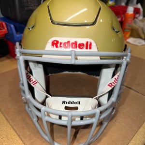 USED RIDDELL FLEX ADULT HELMET - MEDIUM - VEGAS GOLD