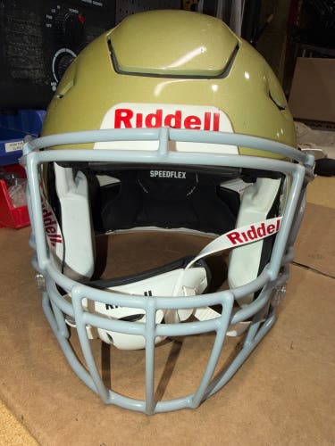 USED RIDDELL FLEX ADULT HELMET - MEDIUM - VEGAS GOLD