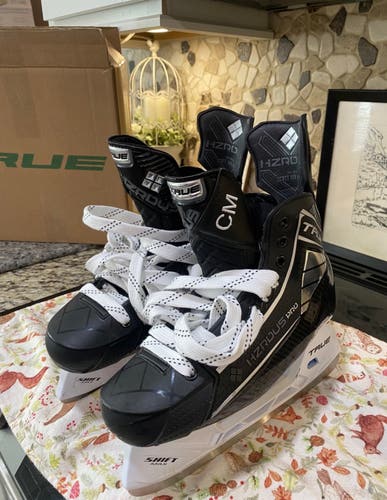 2024 True Hzrdus Pro Hockey Skates Regular Width Pro Stock 8 (Used)
