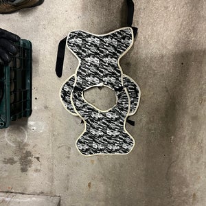 Large Youth STX Stallion 400 Shoulder Pads (Used)