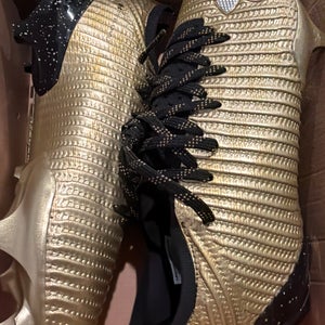 Gold Men's Size M 9.0 (W 10.0) Adult Under Armour Cleats (New)