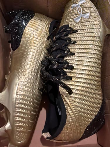 Gold Men's Size M 9.0 (W 10.0) Adult Under Armour Cleats (New)