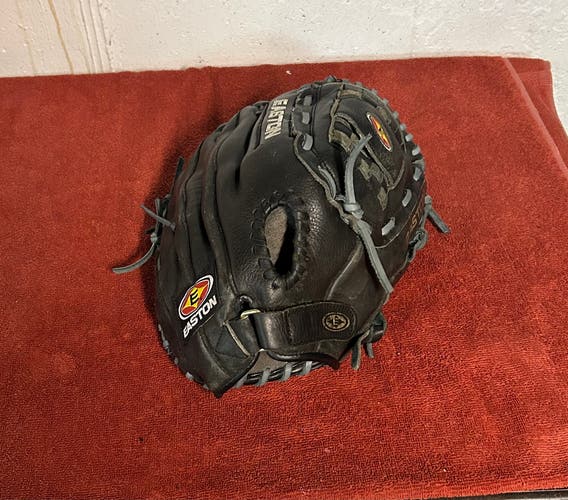 Easton Reflex  RHT Softball Glove 12.5"