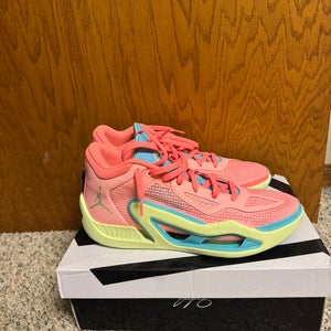 Men's Size M 10.0 (W 11.0) Jordan Shoes (Used)